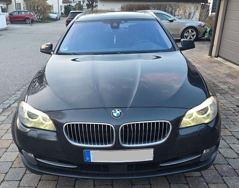 Gebraucht BMW 530 258 PS (189 kW) 2013 Grau Kombi