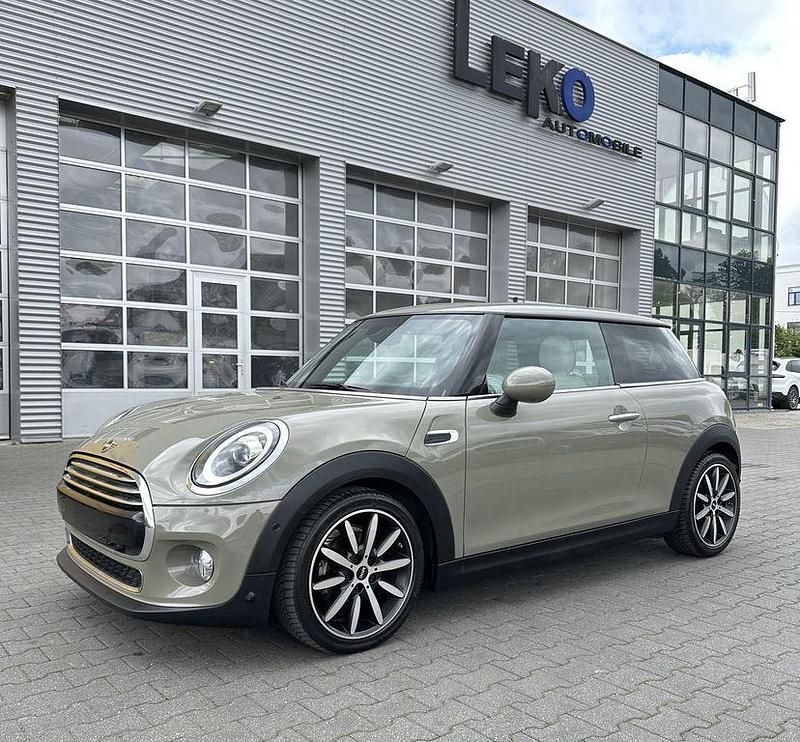 Grau Gebraucht 2019 Mini Cooper Kleinwagen | 19.400 € (Fairer Preis) - Bild 1/4
