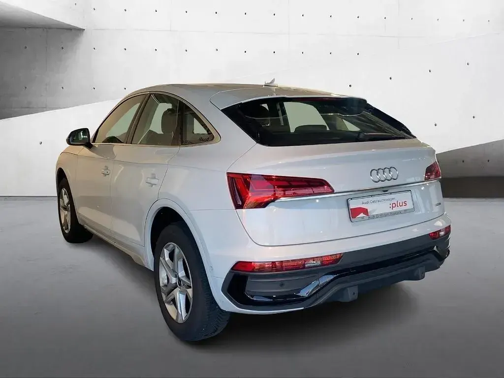 Gebraucht Audi Q5 Sportback Performance 204 PS (150 kW) 2023 Gletscherweiß metallic SUV