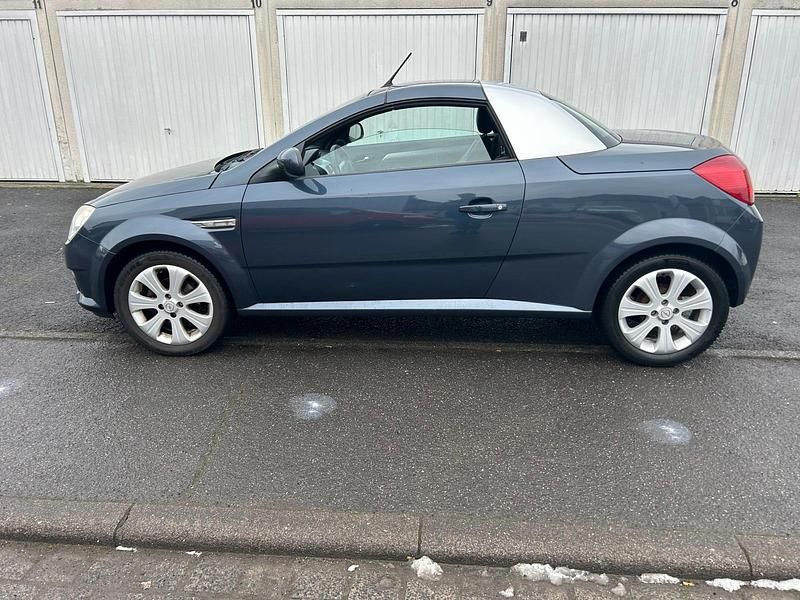 Gebraucht Opel Tigra 90 PS (66 kW) 2008 Grau Cabrio