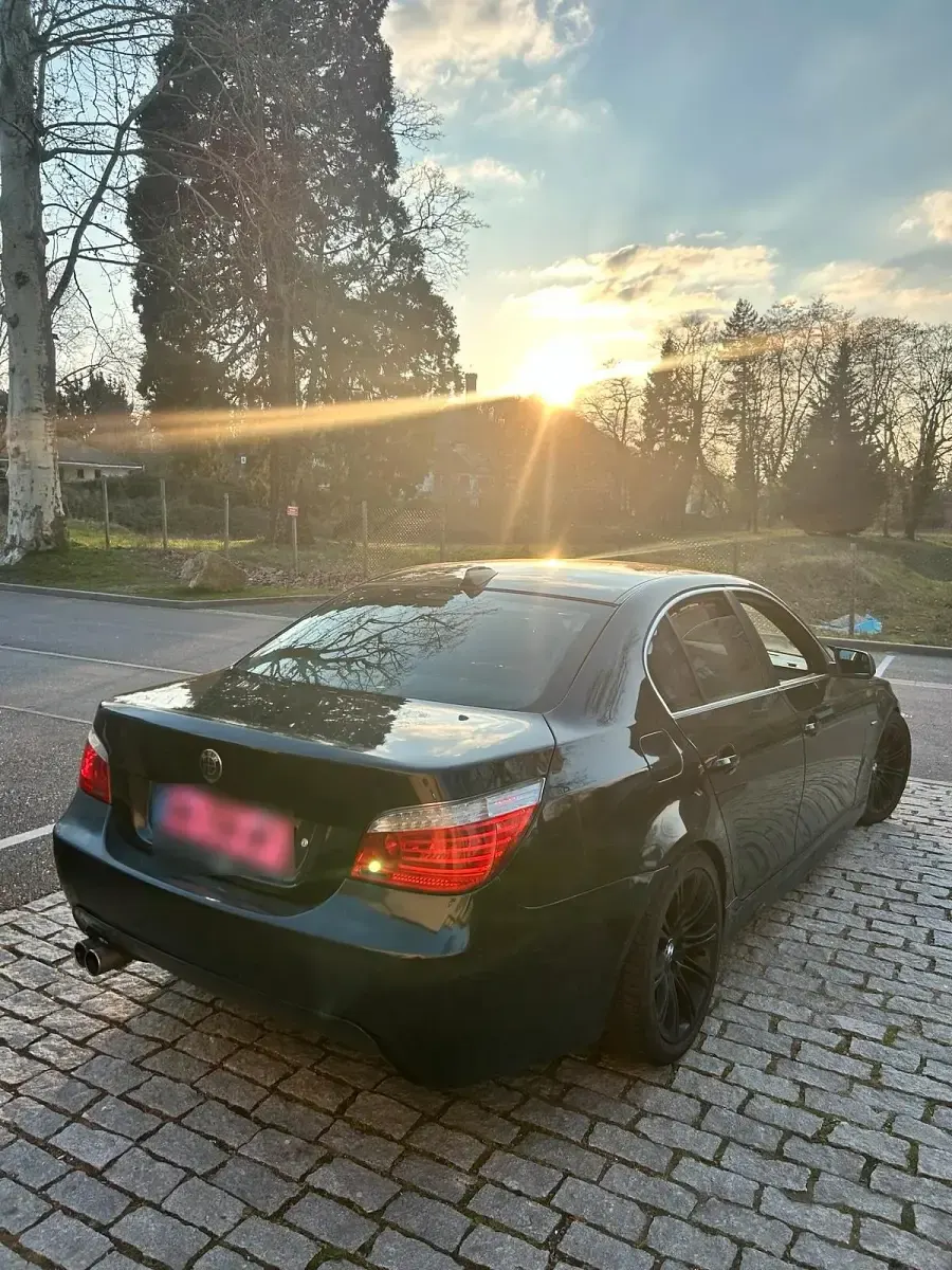 Gebraucht BMW 525 197 PS (144 kW) 2009 Schwarz Limousine