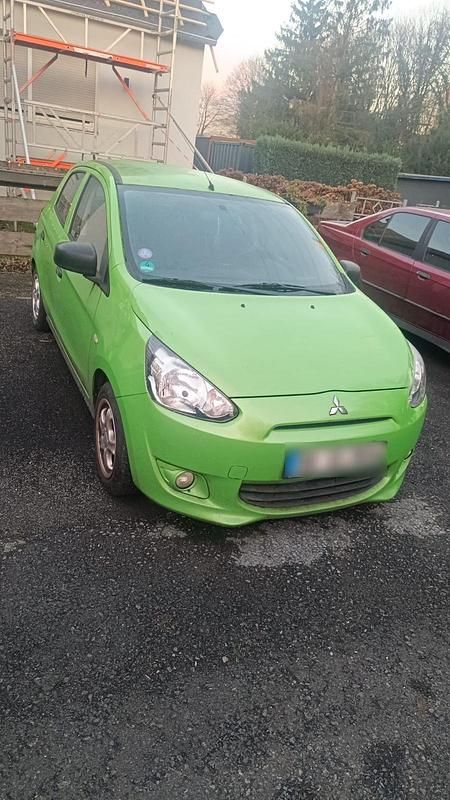 Gebraucht Mitsubishi Space Star 71 PS (52 kW) 2014 Grün Van / Kleinbus