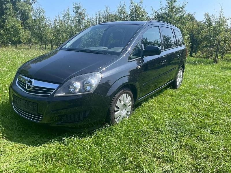 Gebraucht 2013 Opel Zafira Family Van / Kleinbus | 8.600 € (Fairer Preis) - Bild 1/4