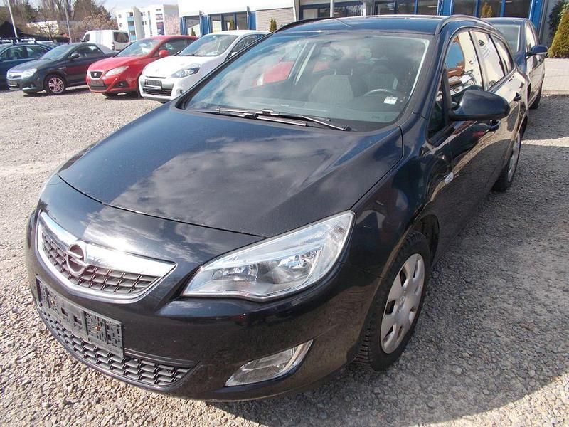 Gebraucht Opel Astra Design Edition 116 PS (85 kW) 2011 Schwarz Kombi
