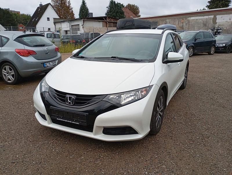 Weiß Gebraucht 2014 Honda Civic Comfort Kombi | 8.850 € (Fairer Preis) - Bild 1/4