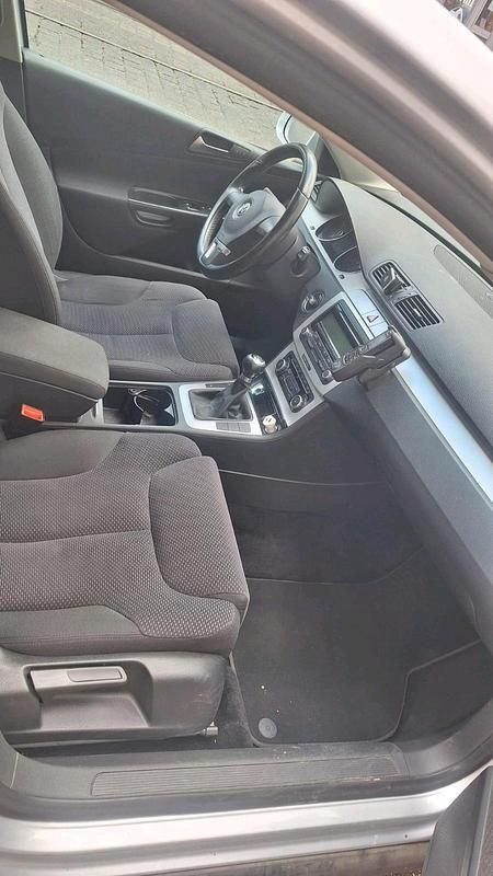 Gebraucht VW Golf VI 105 PS (77 kW) 2010 Grau Kleinwagen