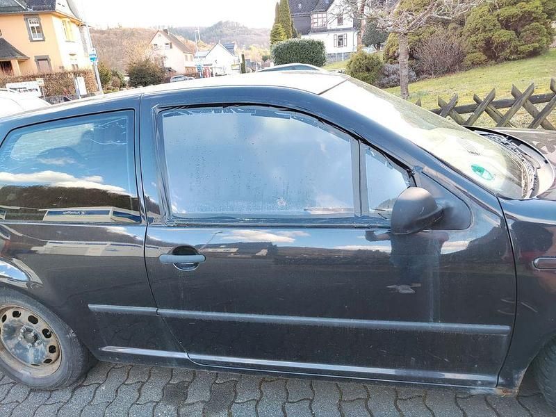 Gebraucht VW Golf IV 75 PS (55 kW) 2001 Schwarz Limousine