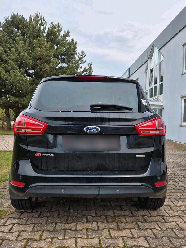Gebraucht Ford B-MAX Titanium 101 PS (74 kW) 2017 Schwarz Van / Kleinbus