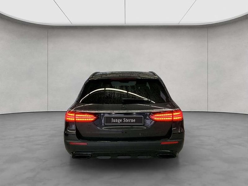 Gebraucht Mercedes E220 194 PS (142 kW) 2022 Graphitgrau metallic Kombi