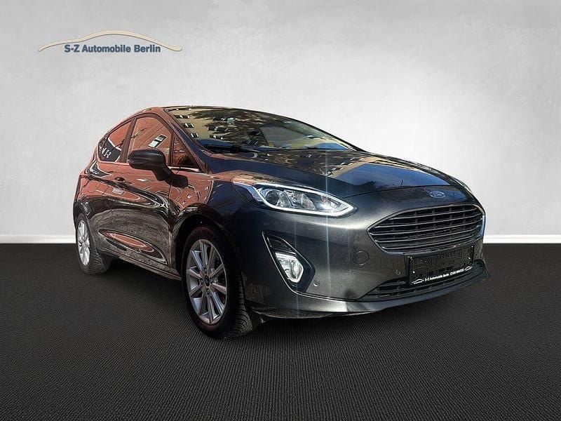 Gebraucht Ford Fiesta Titanium 101 PS (74 kW) 2018 Grau Kleinwagen