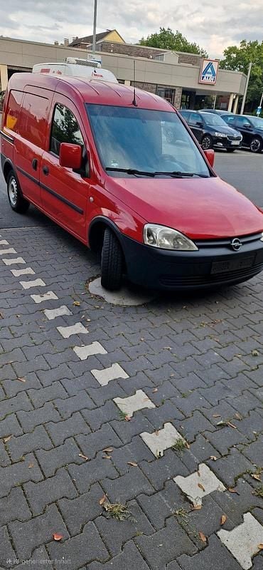 Rot Gebraucht 2009 Opel Combo Van / Kleinbus | 3.300 € (Fairer Preis) - Bild 1/4
