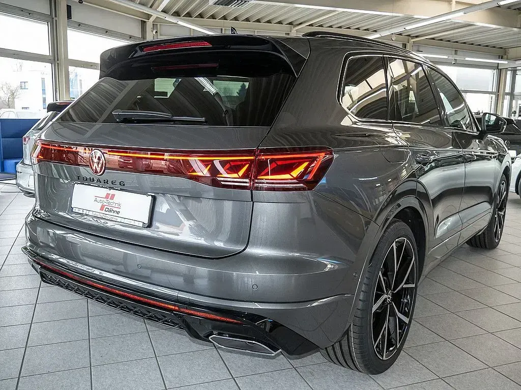 Neu VW Touareg R-line 286 PS (210 kW) 2025 Grau SUV