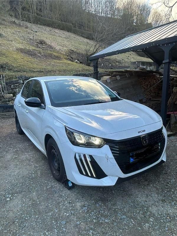 Gebraucht Peugeot 208 Active 75 PS (55 kW) 2024 Weiß Kleinwagen