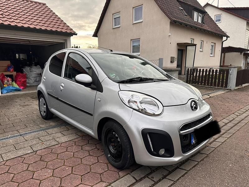 Silber Gebraucht 2013 Citroën C1 Attraction Kleinwagen | 3.500 € (Fairer Preis) - Bild 1/4