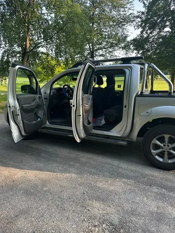 Gebraucht Nissan Navara 190 PS (139 kW) 2014 Silber Pickup