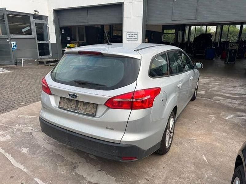 Gebraucht Ford Focus Business Edition 125 PS (91 kW) 2017 Silber Limousine