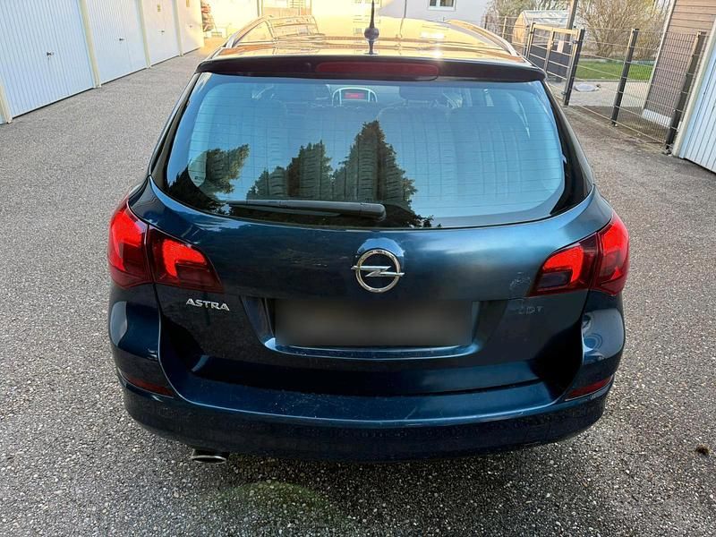 Gebraucht Opel Astra 160 PS (117 kW) 2011 Blau Kombi