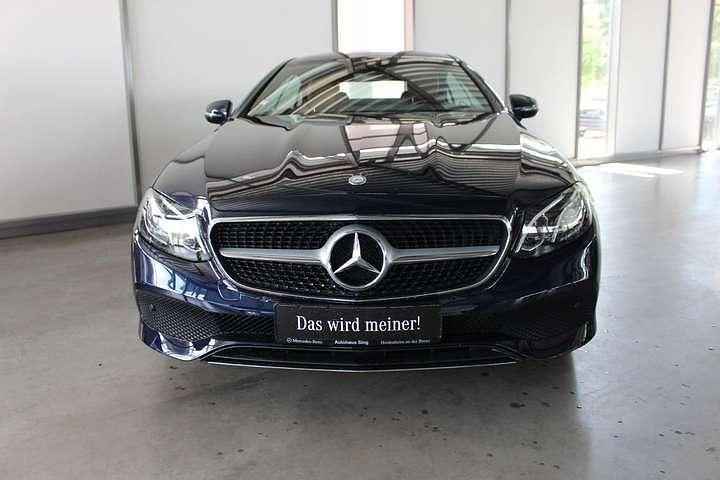 Gebraucht Mercedes E200 184 PS (135 kW) 2017 Blau , cavansitblau metallic Coupé