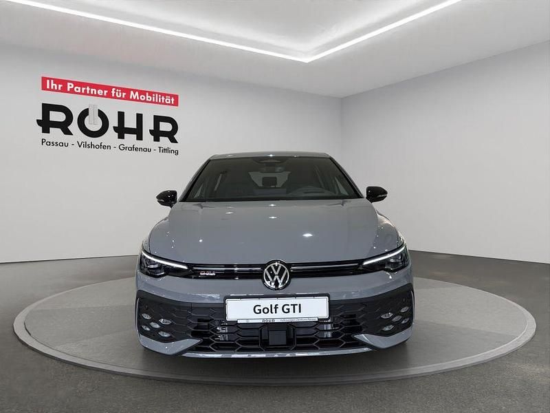 Neu VW Golf VIII GTI 265 PS (194 kW) 2026 Mondsteingrau Limousine