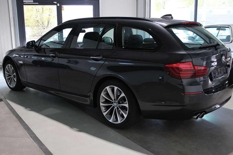 Gebraucht BMW 530 Sport Line 258 PS (189 kW) 2016 Sophistograu brillanteffekt Kombi