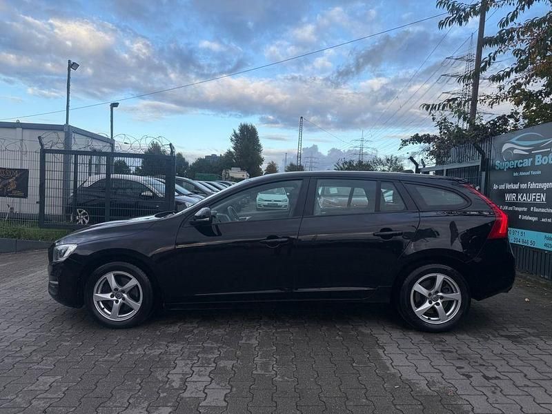 Gebraucht Volvo V60 Business Edition 150 PS (110 kW) 2016 Schwarz Kombi