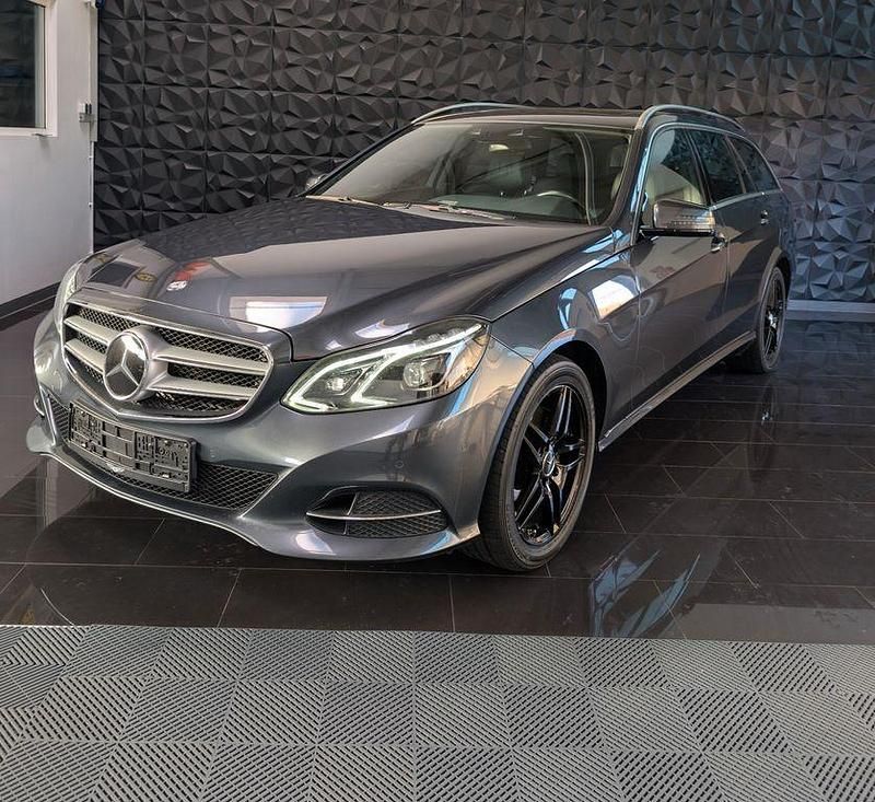 Grau Gebraucht 2014 Mercedes E250 Kombi | 15.700 € (Fairer Preis) - Bild 1/4