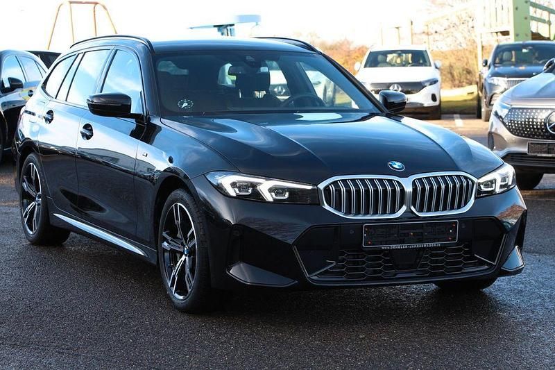 Gebraucht BMW 330 M Sport 245 PS (180 kW) 2024 Schwarz Kombi