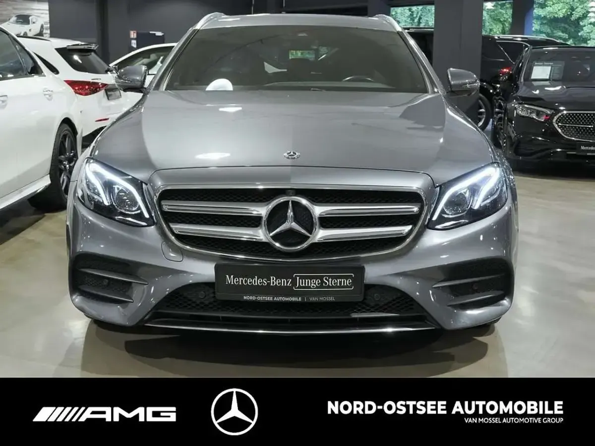 Gebraucht Mercedes E300 AMG 194 PS (142 kW) 2020 Selenitgrau metallic Kombi
