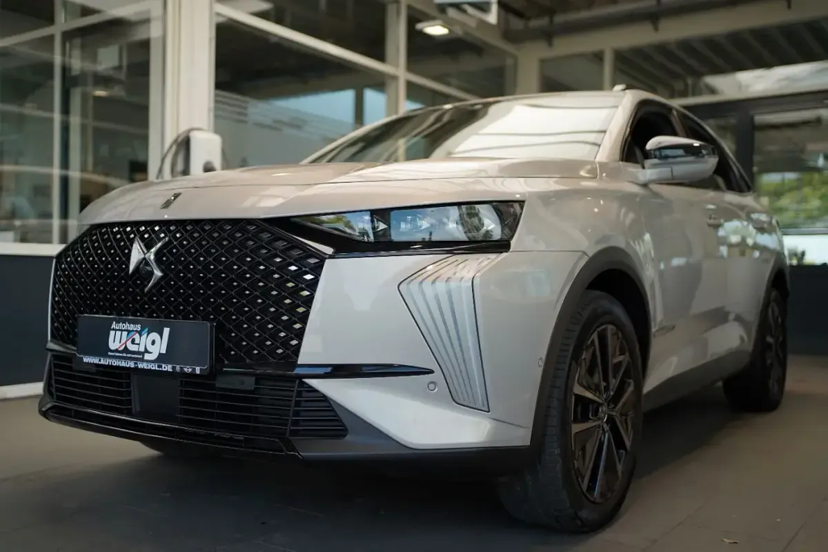 Gebraucht DS Automobiles DS7 Crossback 136 PS (100 kW) 2024 Kristall grau SUV