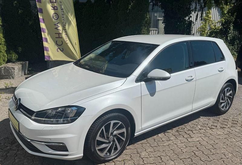 Weiß Gebraucht 2017 VW Golf VII Sound Limousine | 14.950 € (Etwas zu teuer) - Bild 1/4