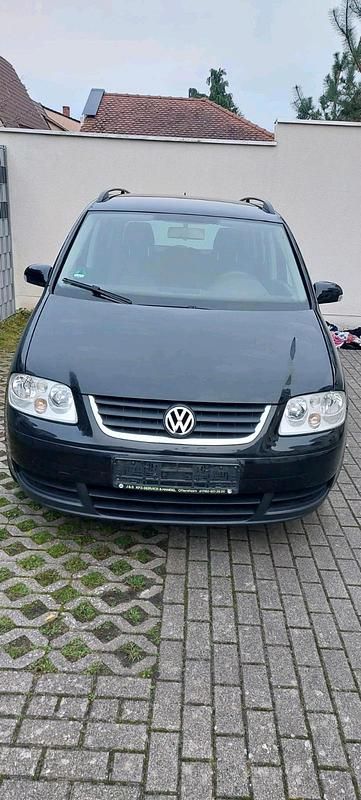 Schwarz Gebraucht 2006 VW Touran Van / Kleinbus | 2.600 € (Fairer Preis) - Bild 1/4