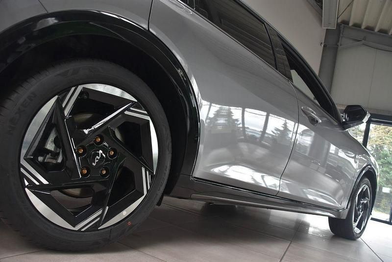 Neu Kia K4 GT-Line 116 PS (85 kW) 2026 Grau metallic