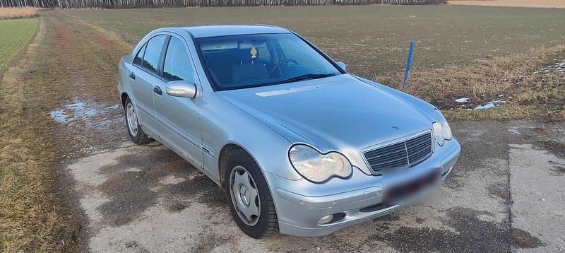 Gebraucht Mercedes C180 143 PS (105 kW) 2002 Silber Limousine