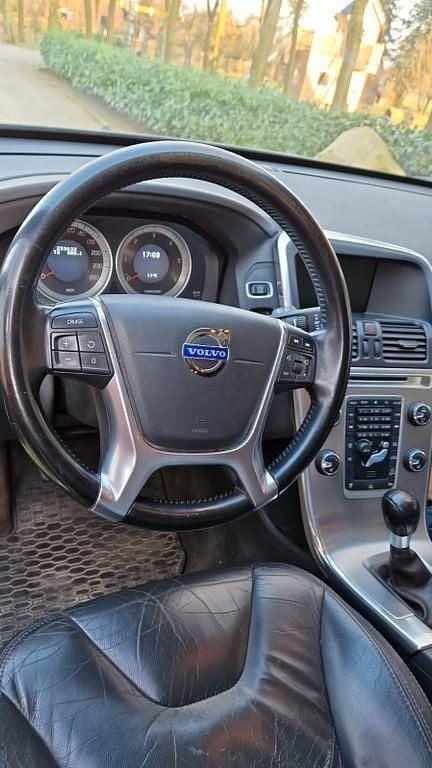 Gebraucht Volvo XC60 163 PS (119 kW) 2012 Grau SUV