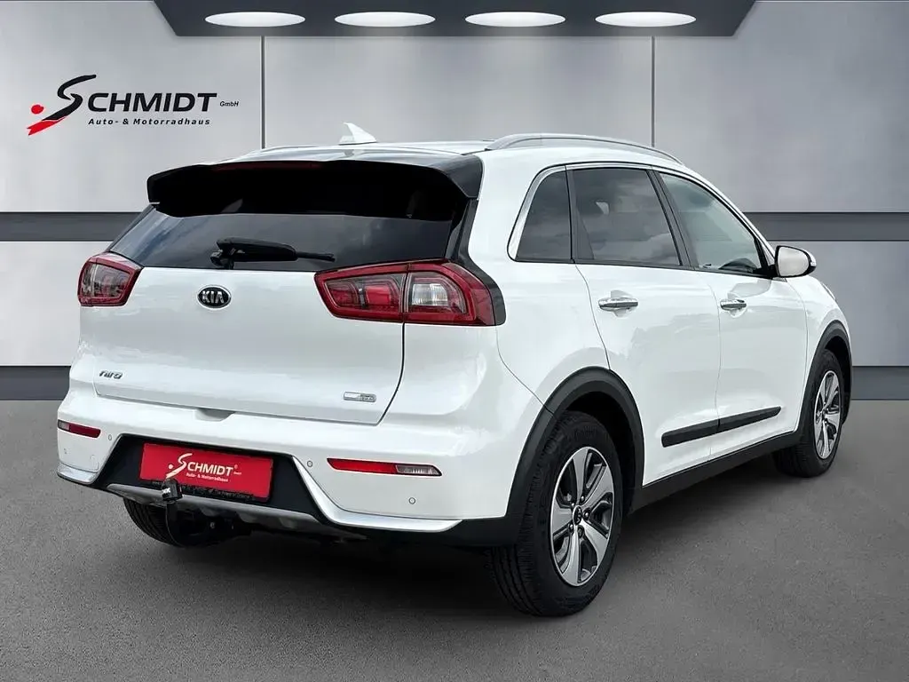 Gebraucht Kia Niro Vision 105 PS (77 kW) 2017 Weiss SUV