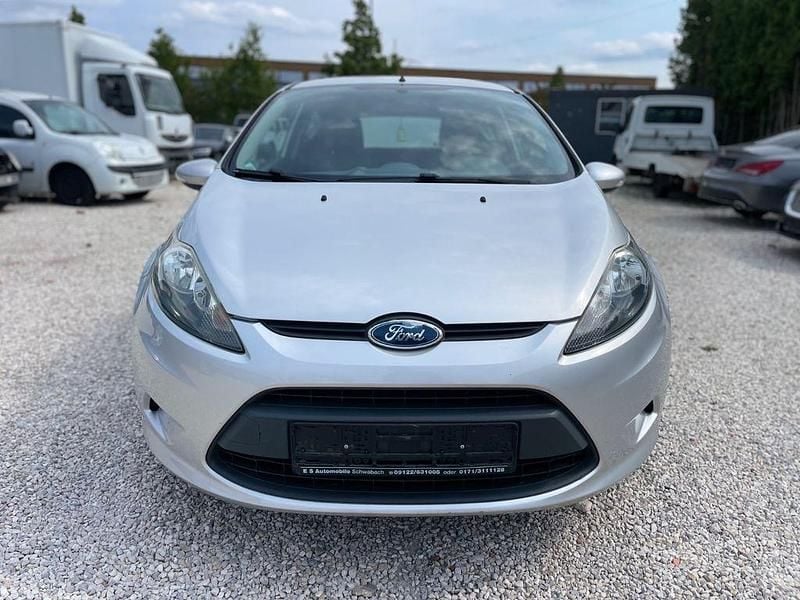 Silber Gebraucht 2009 Ford Fiesta Trend Kleinwagen | 2.800 € (Superpreis) - Bild 1/4
