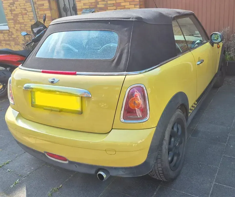 Gebraucht Mini One Cabriolet 98 PS (72 kW) 2010 Gelb Cabrio