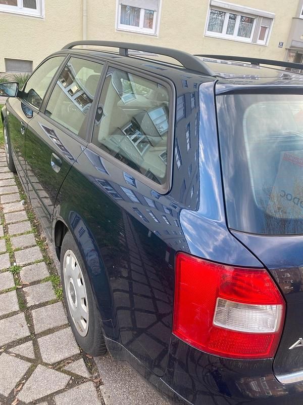 Gebraucht Audi A4 130 PS (95 kW) 2004 Blau Kombi