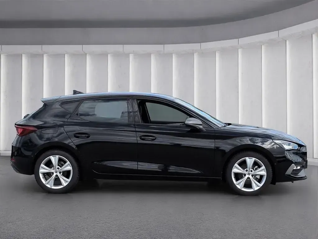Gebraucht Seat Leon FR 150 PS (110 kW) 2025 Mitternachtsschwarz Limousine