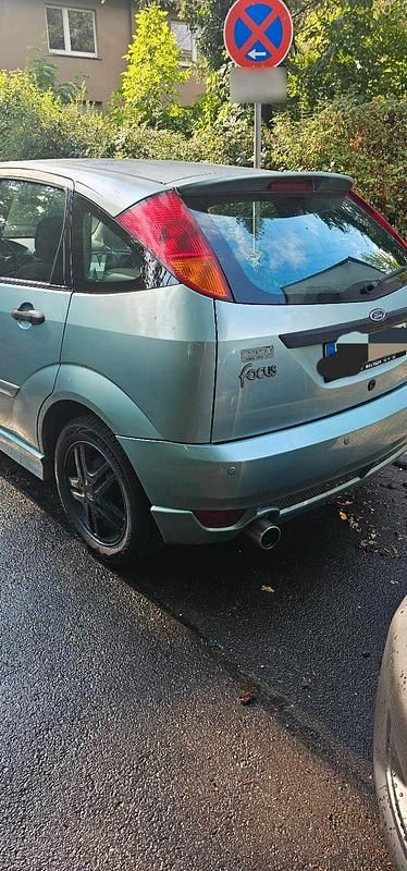 Second-hand Ford Focus 115 CP (84 kW) 1999 Albastru Hatchback
