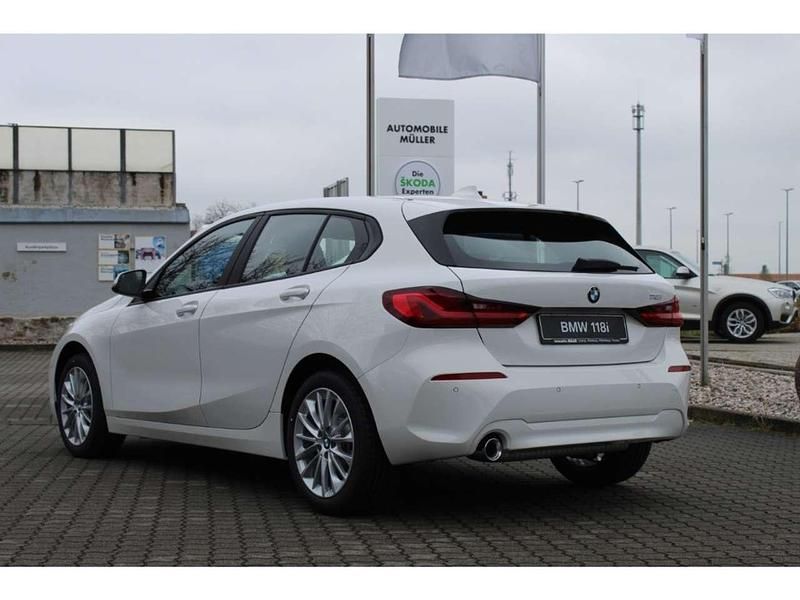 Gebraucht BMW 118 Advantage 136 PS (100 kW) 2022 Alpinweiss 3 Kleinwagen