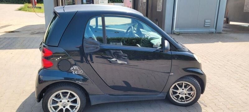 Schwarz Gebraucht 2009 Smart ForTwo Coupé Pure Coupé | 3.240 € (Fairer Preis) - Bild 1/4