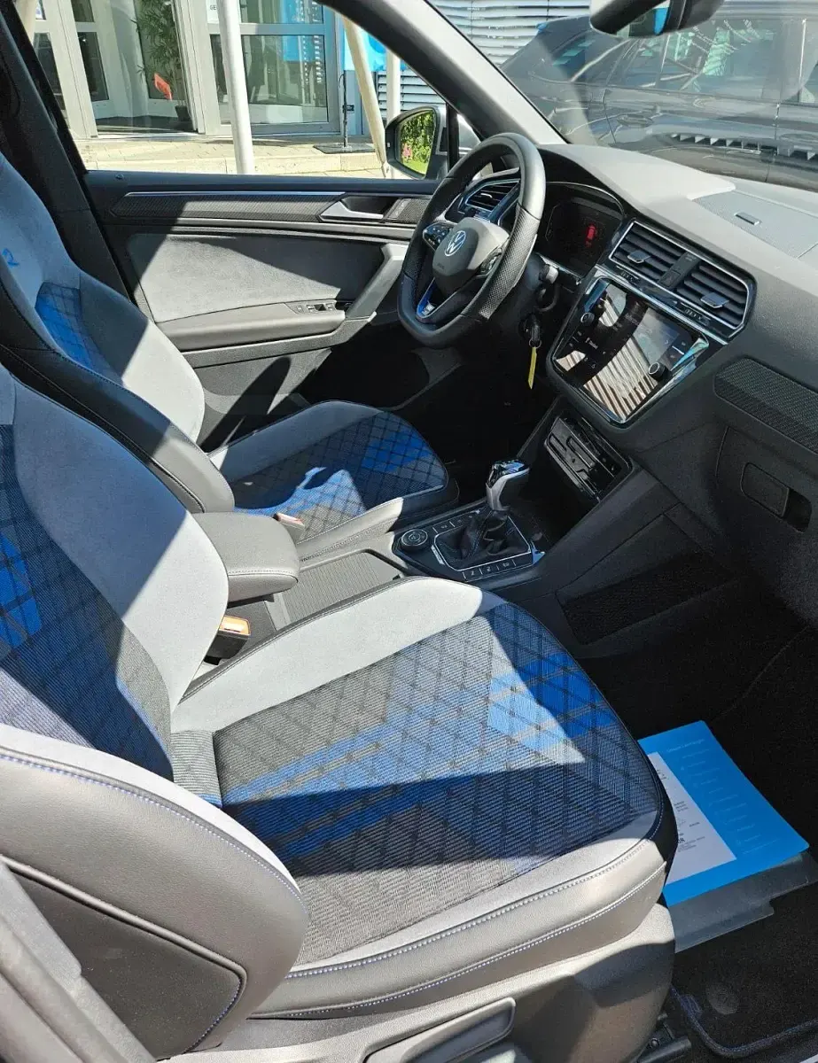 Gebraucht VW Tiguan R 320 PS (235 kW) 2023 Schwarz SUV