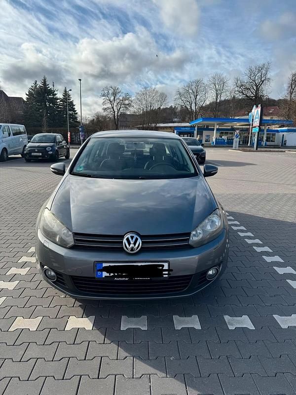 Gebraucht VW Golf VI 105 PS (77 kW) 2012 Grau Kleinwagen