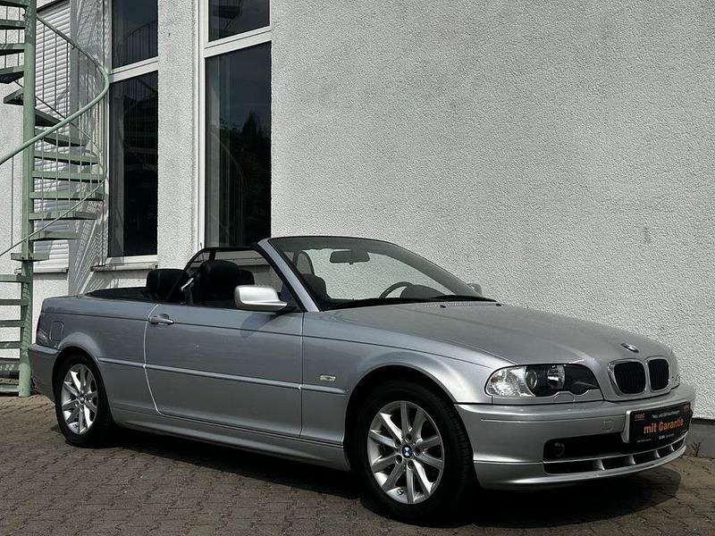 Silber Gebraucht 2002 BMW 318 Cabriolet Sport Line Cabrio | 12.900 € (Teuer) - Bild 1/4