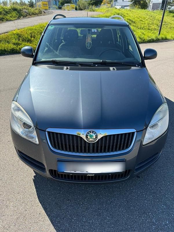 Grau Gebraucht 2009 Skoda Fabia Kleinwagen | 1.900 € (Fairer Preis) - Bild 1/4