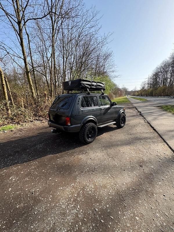 Gebraucht Lada Urban 83 PS (61 kW) 2018 Andere farben SUV