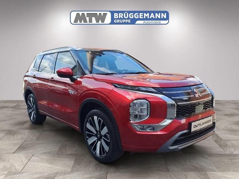 Rot Neu 2025 Mitsubishi Outlander P-HEV Top SUV | 56.660 € (Etwas zu teuer) - Bild 1/4