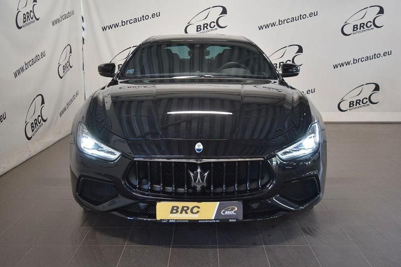 Gebraucht Maserati Ghibli GT 330 PS (242 kW) 2023 Schwarz Limousine