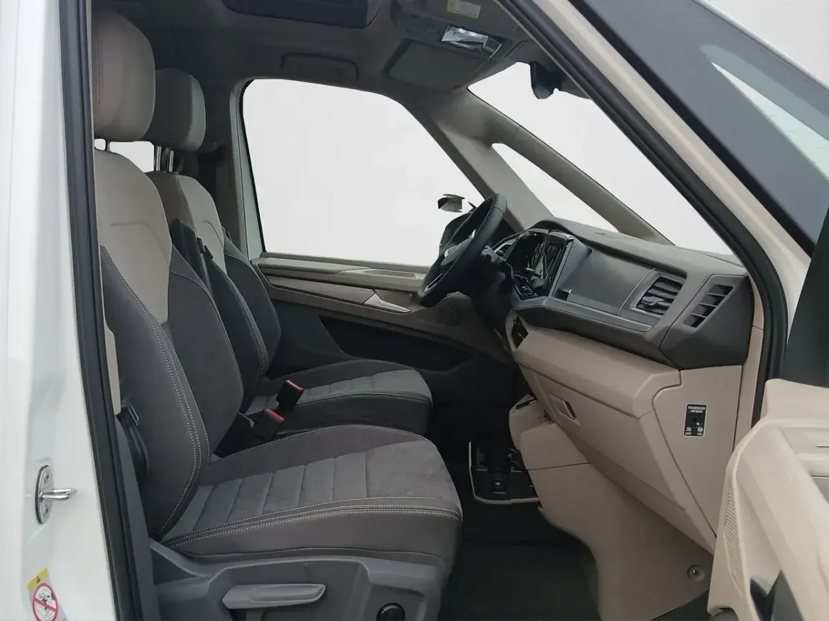 Neu VW Multivan Edition 150 PS (110 kW) 2026 Candyweiß deep black perleffekt (metallic) Van / Kleinbus